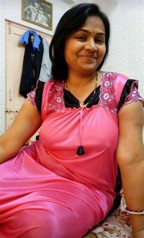 Indian MILF Nude Pics & Photos